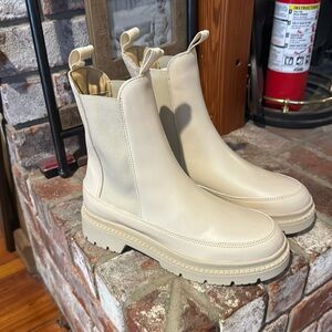 Calia boots size 9 new without box